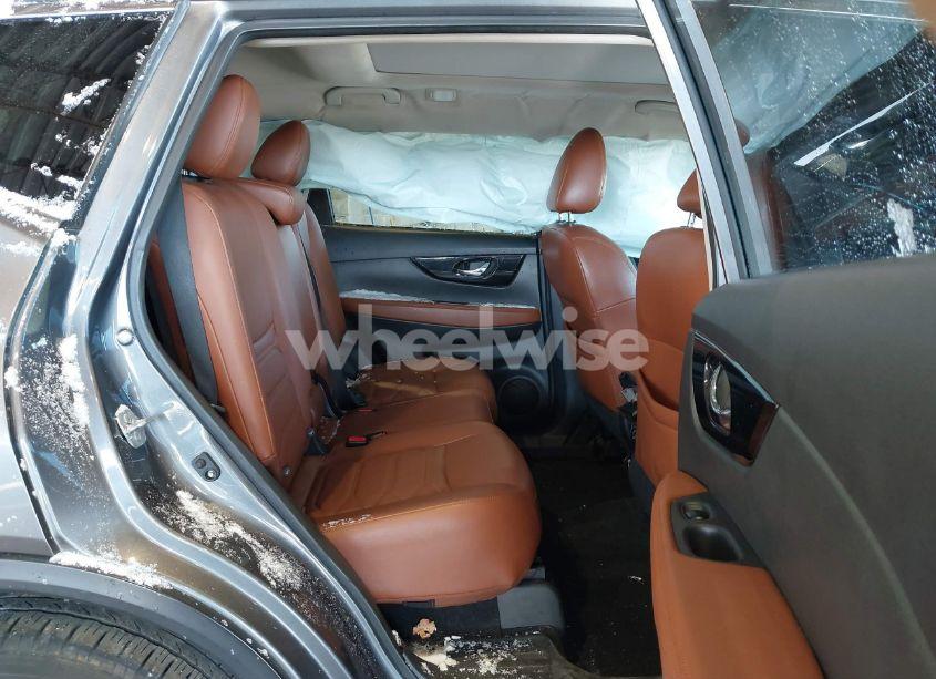 Photo 8 of 2017 Nissan Rogue SL (VIN 5N1AT2MV1HC764555)