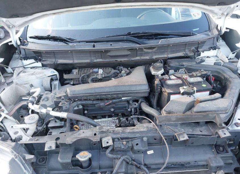 Photo 10 of 2017 Nissan Rogue SV (VIN 5N1AT2MV1HC769481)