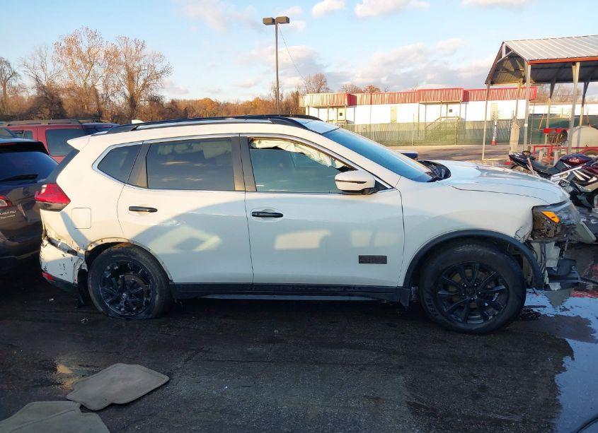 Photo 14 of 2017 Nissan Rogue SV (VIN 5N1AT2MV1HC769481)