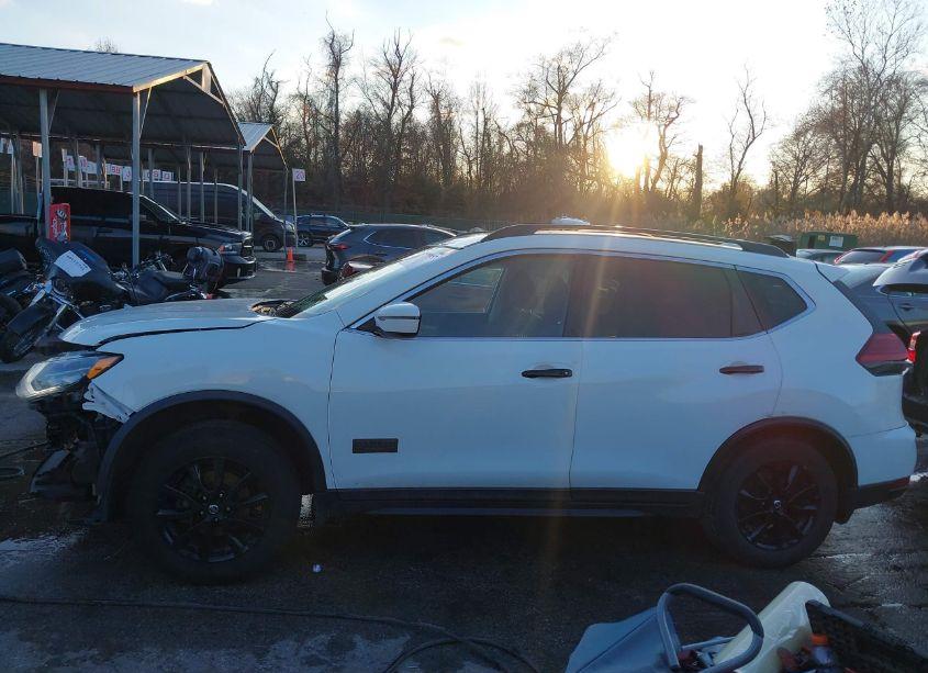 Photo 15 of 2017 Nissan Rogue SV (VIN 5N1AT2MV1HC769481)