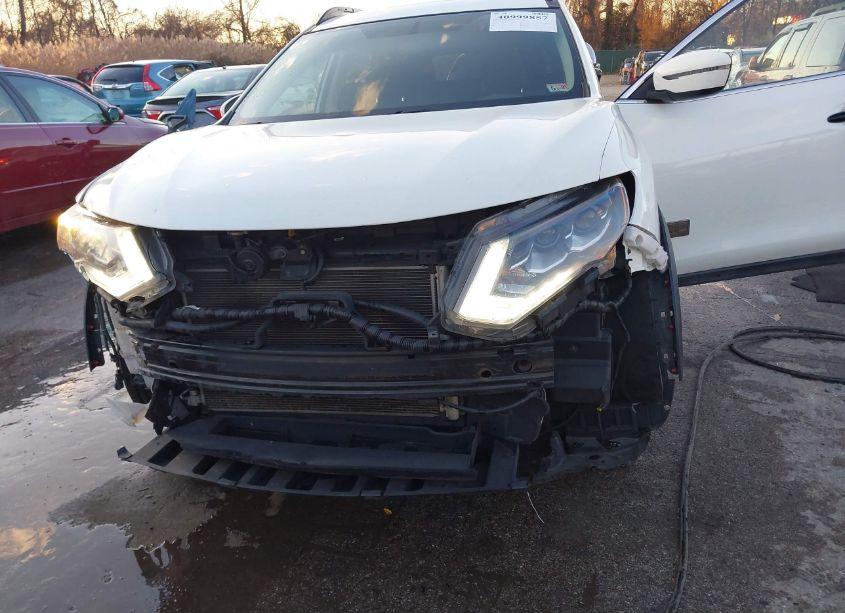 Photo 6 of 2017 Nissan Rogue SV (VIN 5N1AT2MV1HC769481)