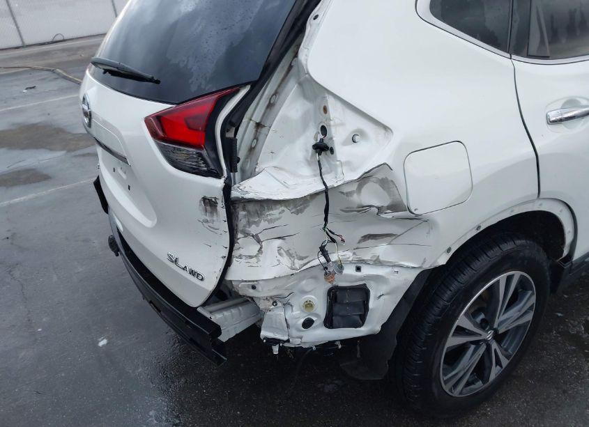 Photo 18 of 2017 Nissan Rogue SL (VIN 5N1AT2MV1HC869824)