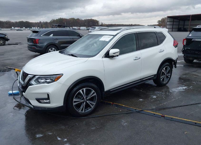 Photo 2 of 2017 Nissan Rogue SL (VIN 5N1AT2MV1HC869824)
