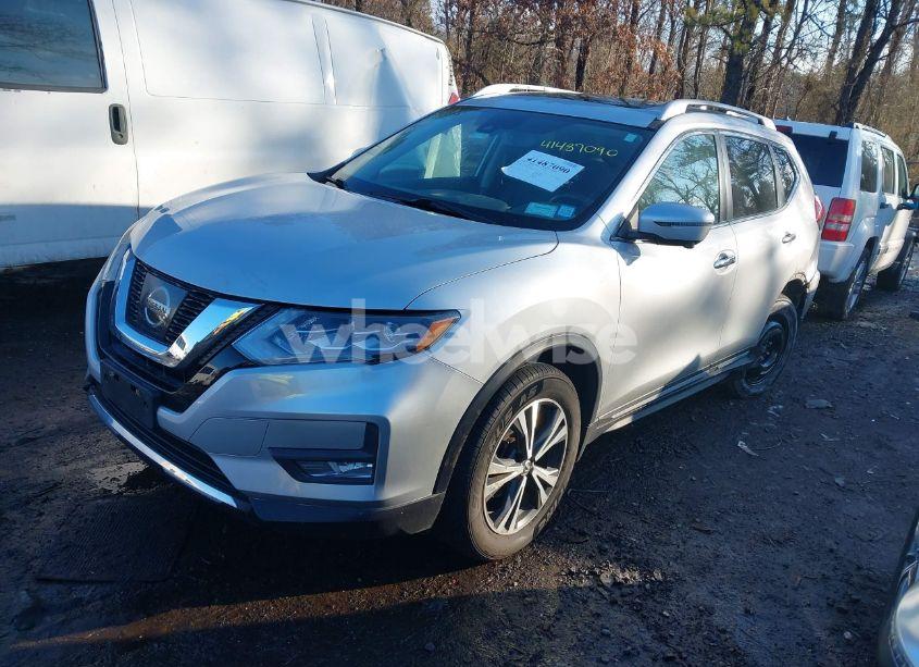 Photo 2 of 2017 Nissan Rogue SL (VIN 5N1AT2MV1HC873159)