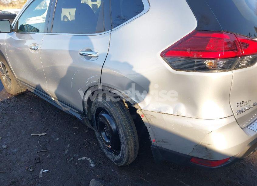 Photo 6 of 2017 Nissan Rogue SL (VIN 5N1AT2MV1HC873159)