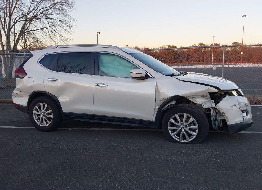 Photo 13 of 2018 Nissan Rogue SV (VIN 5N1AT2MV1JC753576)