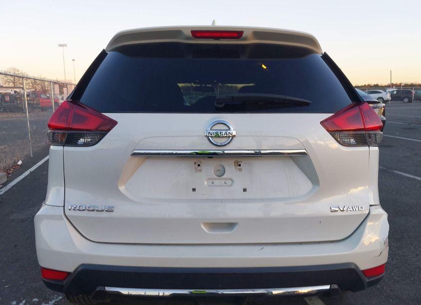 Photo 16 of 2018 Nissan Rogue SV (VIN 5N1AT2MV1JC753576)