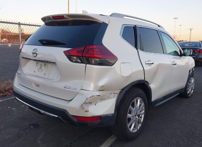 Photo 4 of 2018 Nissan Rogue SV (VIN 5N1AT2MV1JC753576)