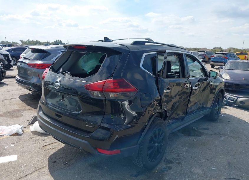 Photo 4 of 2018 Nissan Rogue SV (VIN 5N1AT2MV1JC754565)