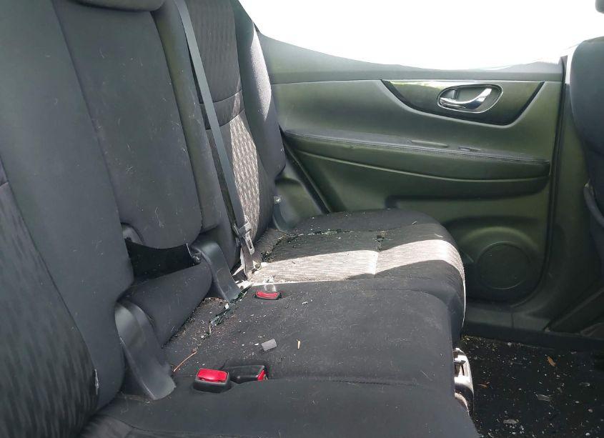 Photo 8 of 2018 Nissan Rogue SV (VIN 5N1AT2MV1JC754565)