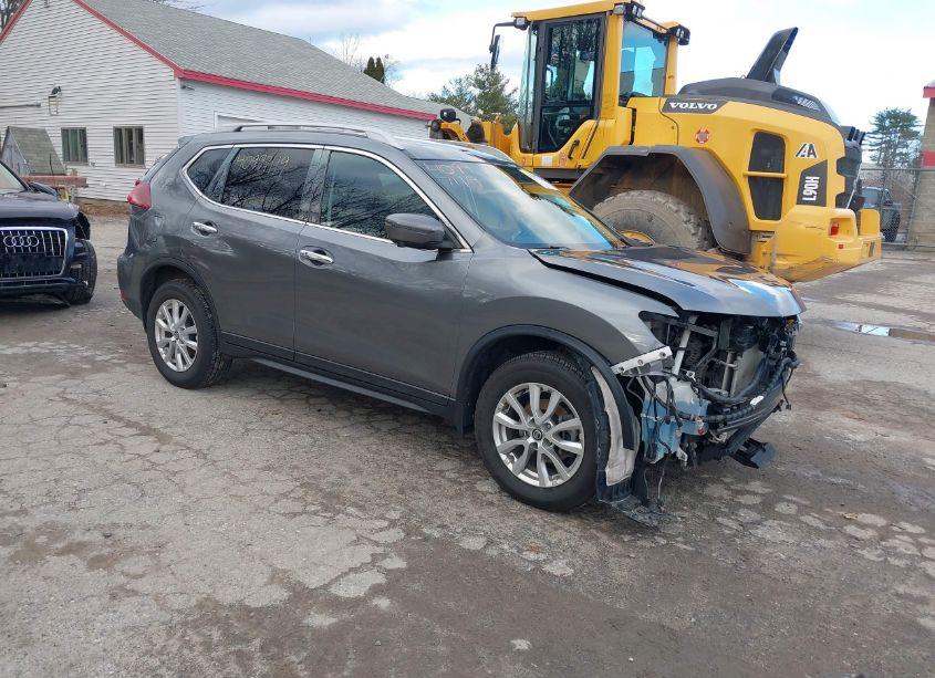 2018 Nissan Rogue SV (VIN 5N1AT2MV1JC754999) main photo