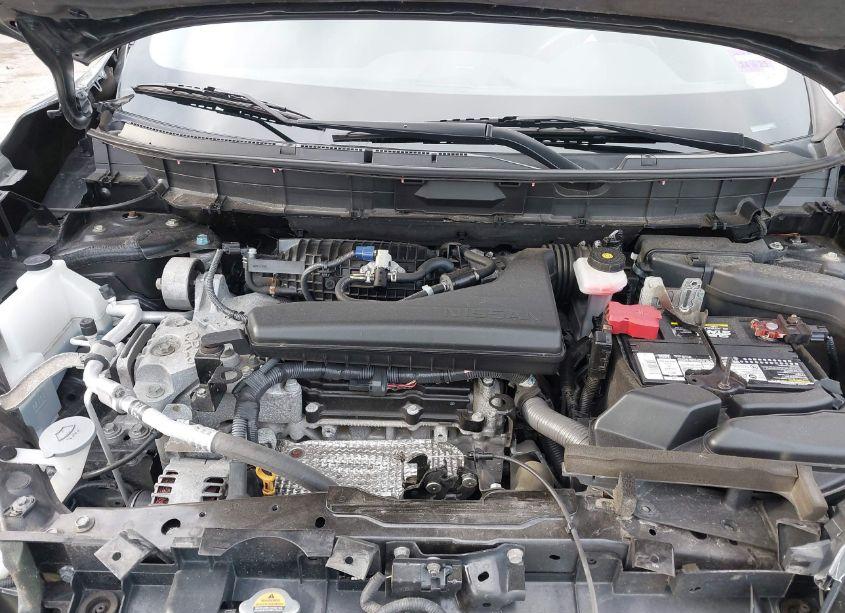 Photo 10 of 2018 Nissan Rogue SV (VIN 5N1AT2MV1JC754999)