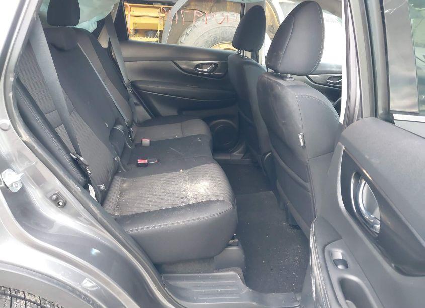 Photo 8 of 2018 Nissan Rogue SV (VIN 5N1AT2MV1JC754999)