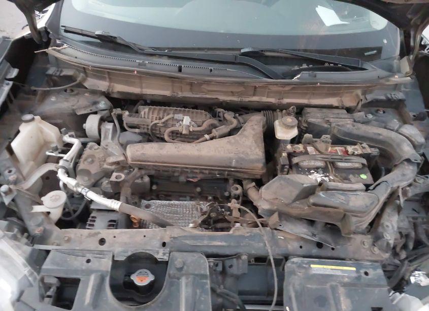 Photo 10 of 2018 Nissan Rogue SV (VIN 5N1AT2MV1JC765050)