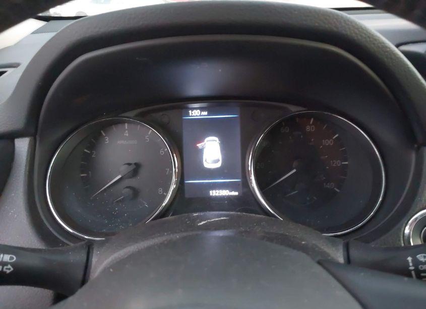 Photo 15 of 2018 Nissan Rogue SV (VIN 5N1AT2MV1JC765050)