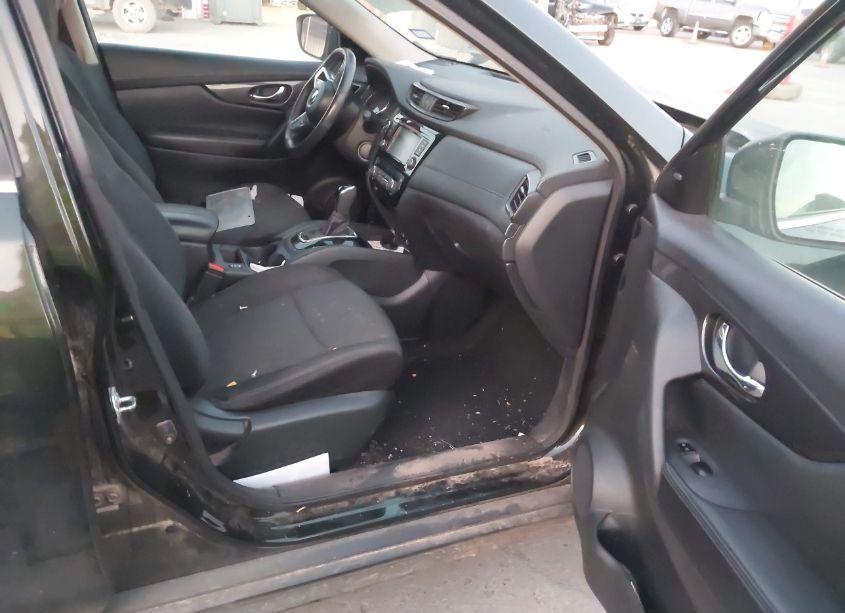 Photo 5 of 2018 Nissan Rogue SV (VIN 5N1AT2MV1JC765050)