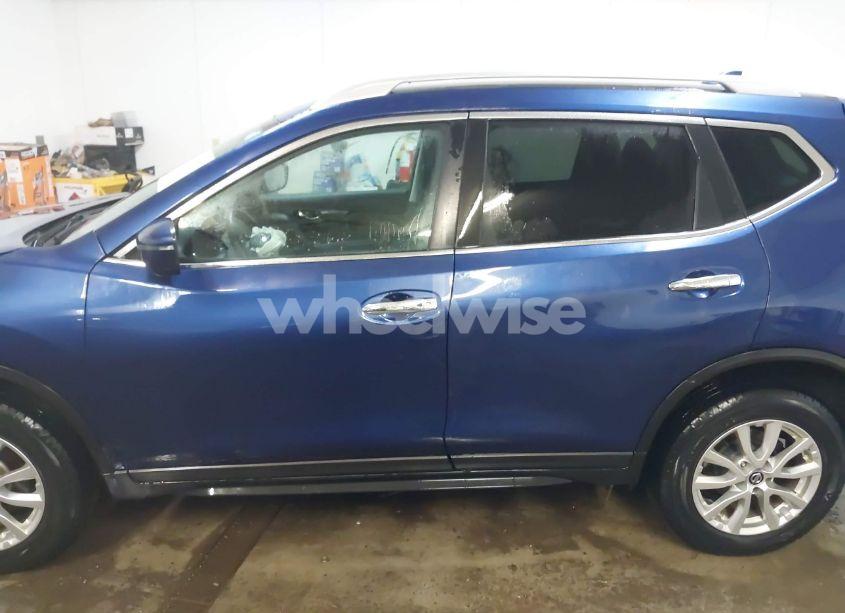 Photo 15 of 2018 Nissan Rogue SV (VIN 5N1AT2MV1JC792751)