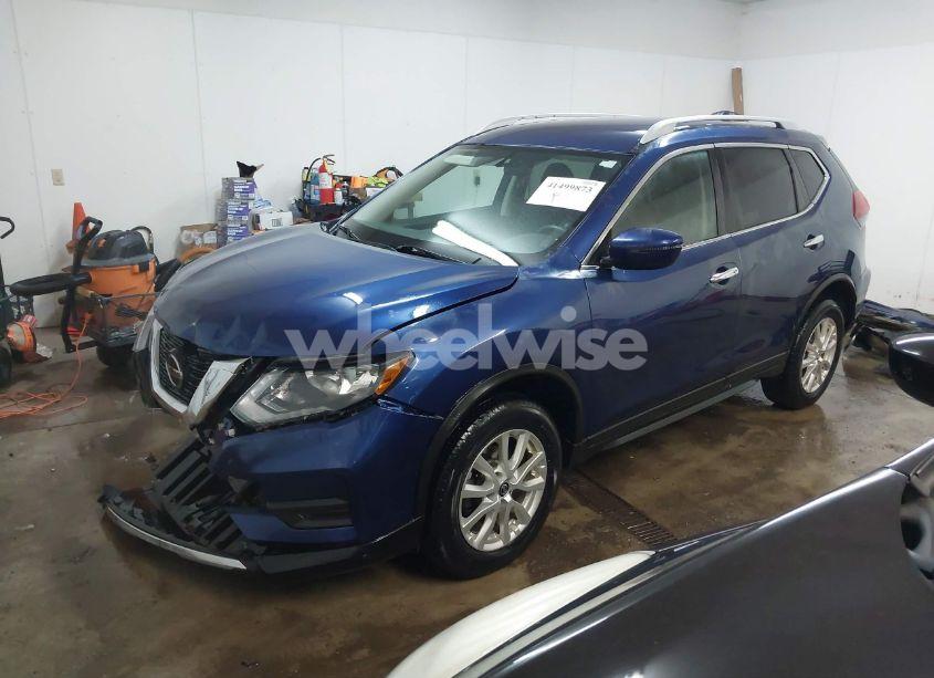 Photo 2 of 2018 Nissan Rogue SV (VIN 5N1AT2MV1JC792751)
