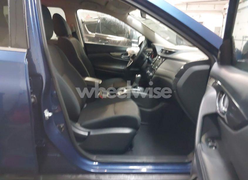 Photo 5 of 2018 Nissan Rogue SV (VIN 5N1AT2MV1JC792751)