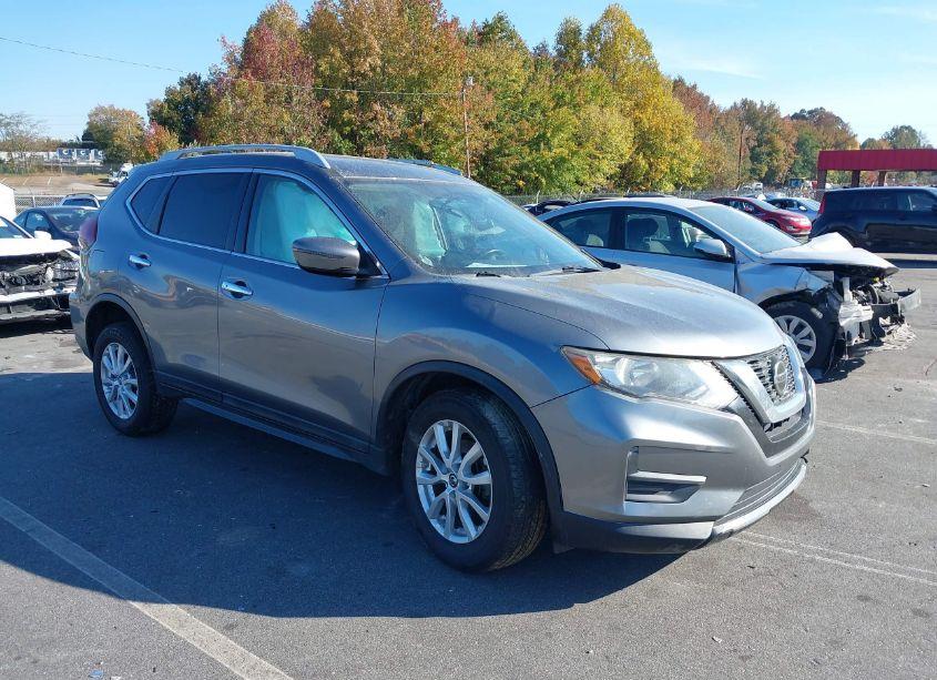 2018 Nissan Rogue SV (VIN 5N1AT2MV1JC808138) main photo