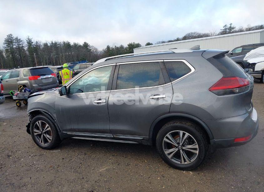 Photo 15 of 2018 Nissan Rogue SL (VIN 5N1AT2MV1JC814943)