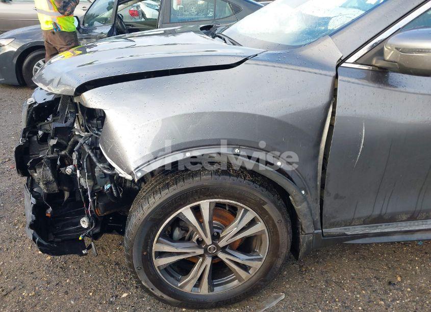 Photo 18 of 2018 Nissan Rogue SL (VIN 5N1AT2MV1JC814943)