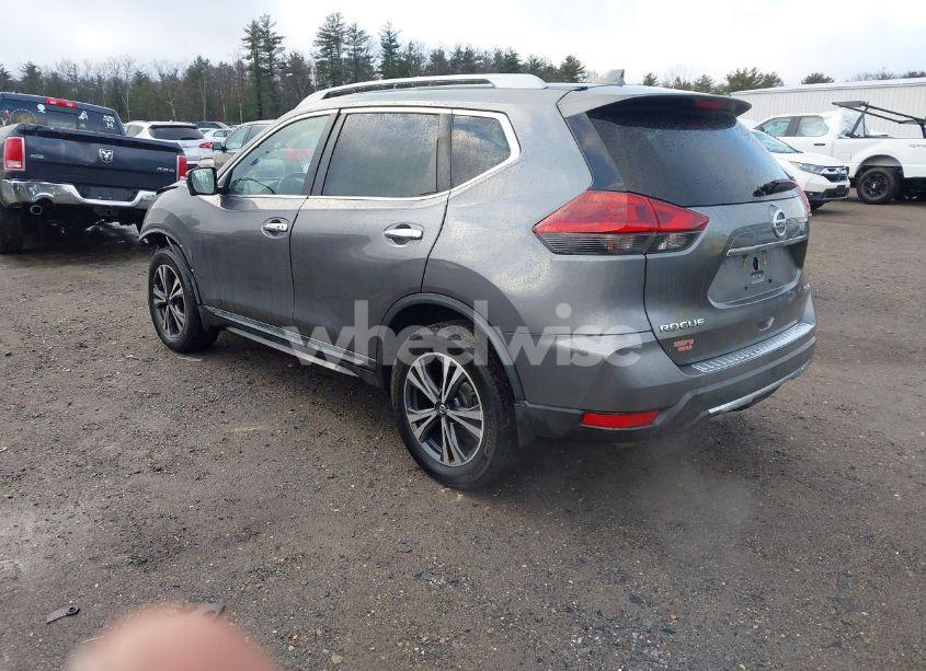 Photo 3 of 2018 Nissan Rogue SL (VIN 5N1AT2MV1JC814943)