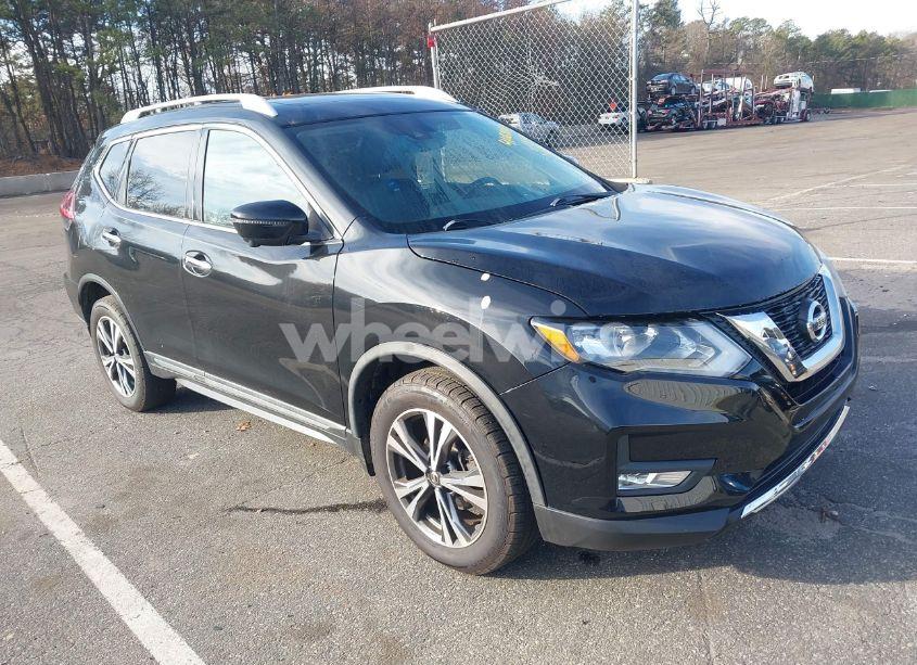 2018 Nissan Rogue SL (VIN 5N1AT2MV1JC817518) main photo