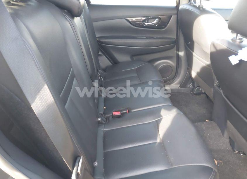 Photo 8 of 2018 Nissan Rogue SL (VIN 5N1AT2MV1JC817518)