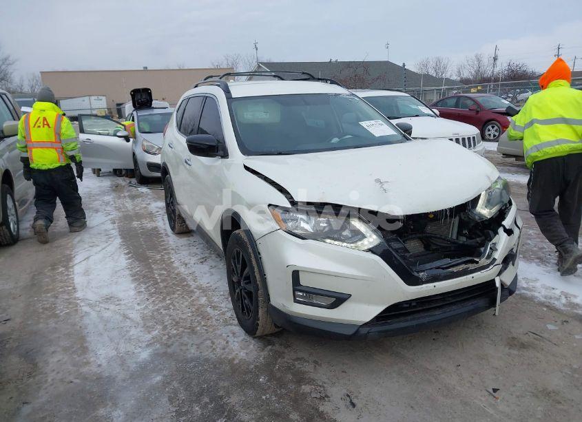2018 Nissan Rogue SV (VIN 5N1AT2MV1JC830088) main photo
