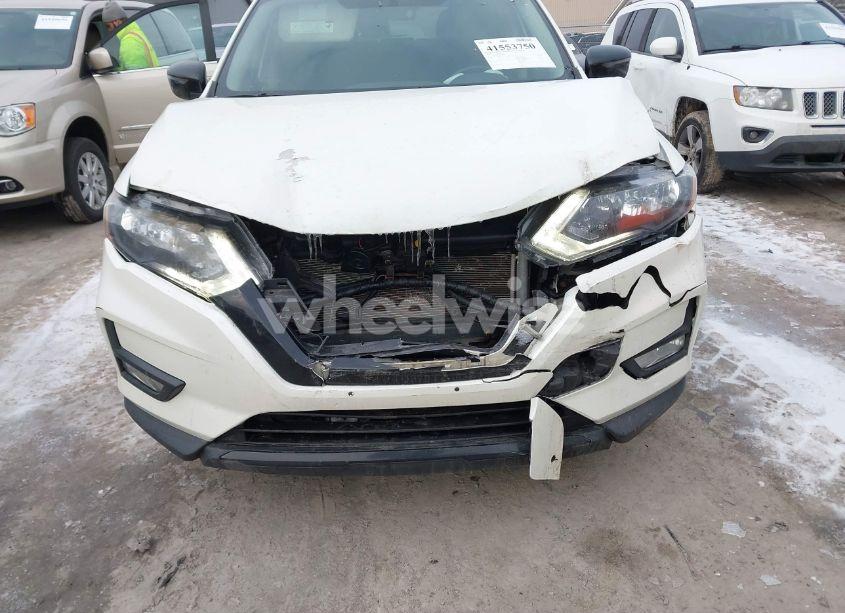 Photo 6 of 2018 Nissan Rogue SV (VIN 5N1AT2MV1JC830088)