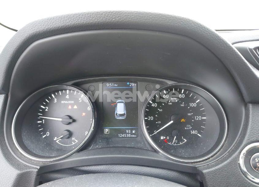 Photo 7 of 2018 Nissan Rogue SV (VIN 5N1AT2MV1JC830088)