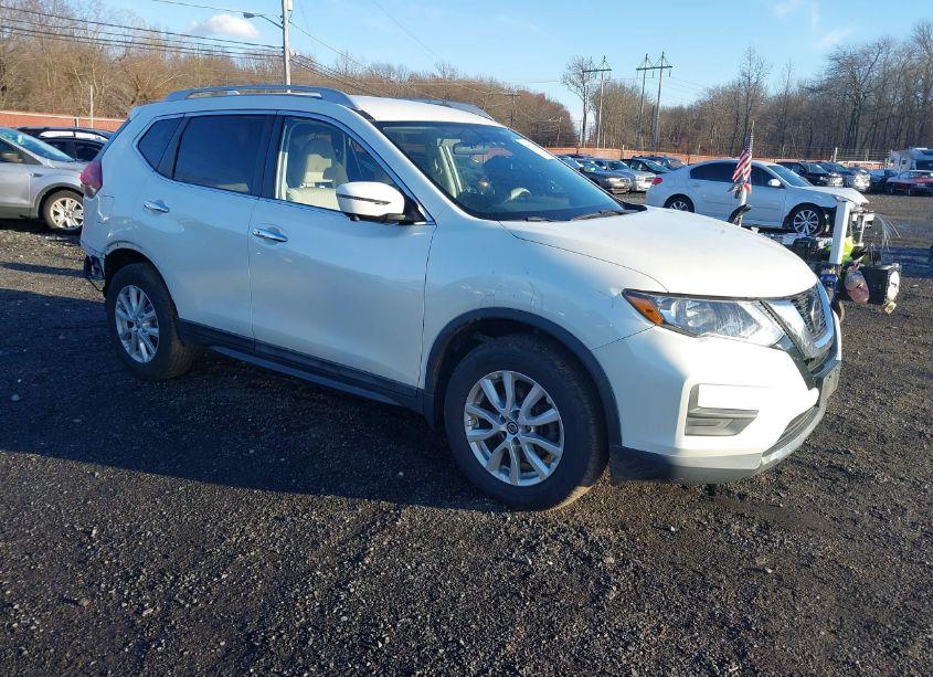 2018 Nissan Rogue SV (VIN 5N1AT2MV1JC844539) main photo