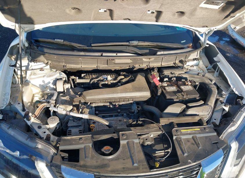 Photo 10 of 2018 Nissan Rogue SV (VIN 5N1AT2MV1JC844539)