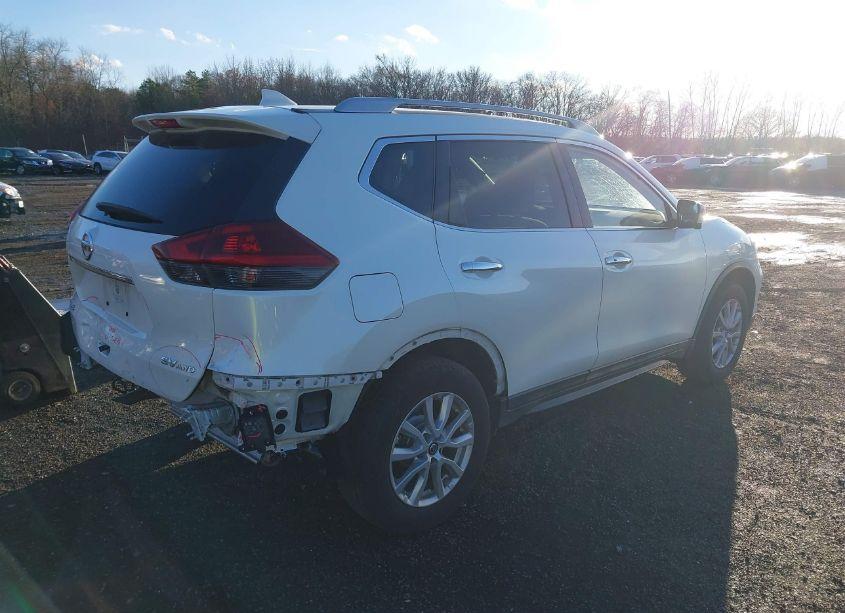 Photo 4 of 2018 Nissan Rogue SV (VIN 5N1AT2MV1JC844539)