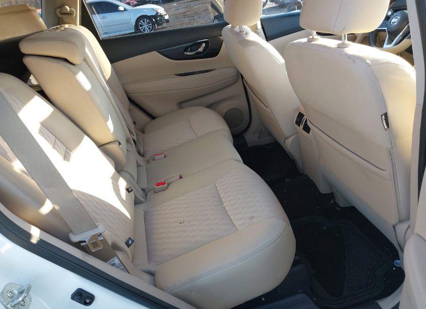 Photo 8 of 2018 Nissan Rogue SV (VIN 5N1AT2MV1JC844539)