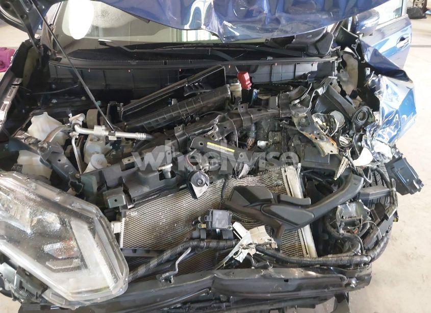 Photo 10 of 2018 Nissan Rogue SV (VIN 5N1AT2MV1JC845075)