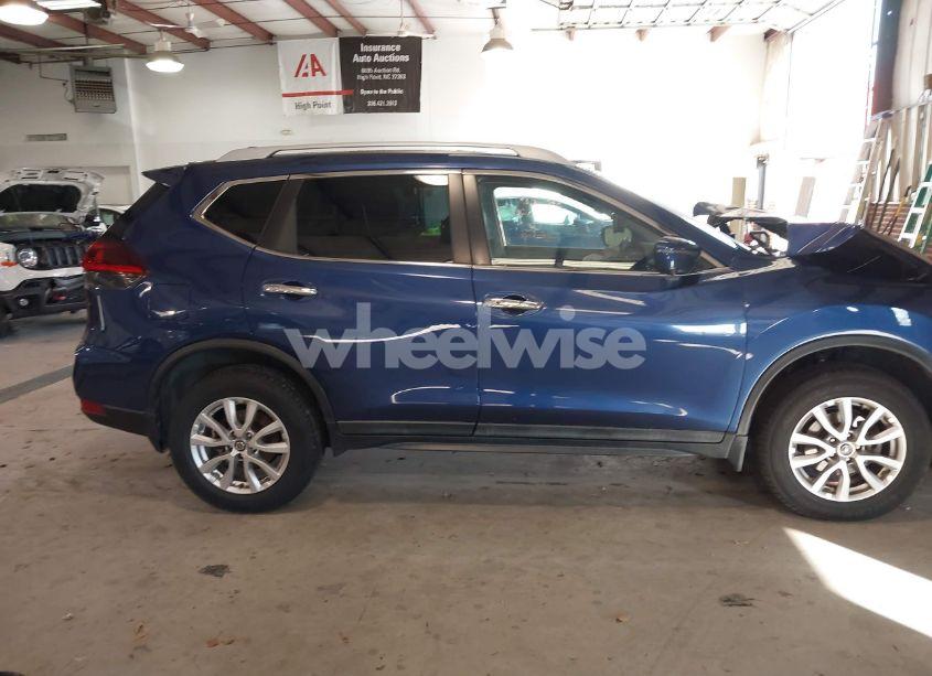 Photo 14 of 2018 Nissan Rogue SV (VIN 5N1AT2MV1JC845075)
