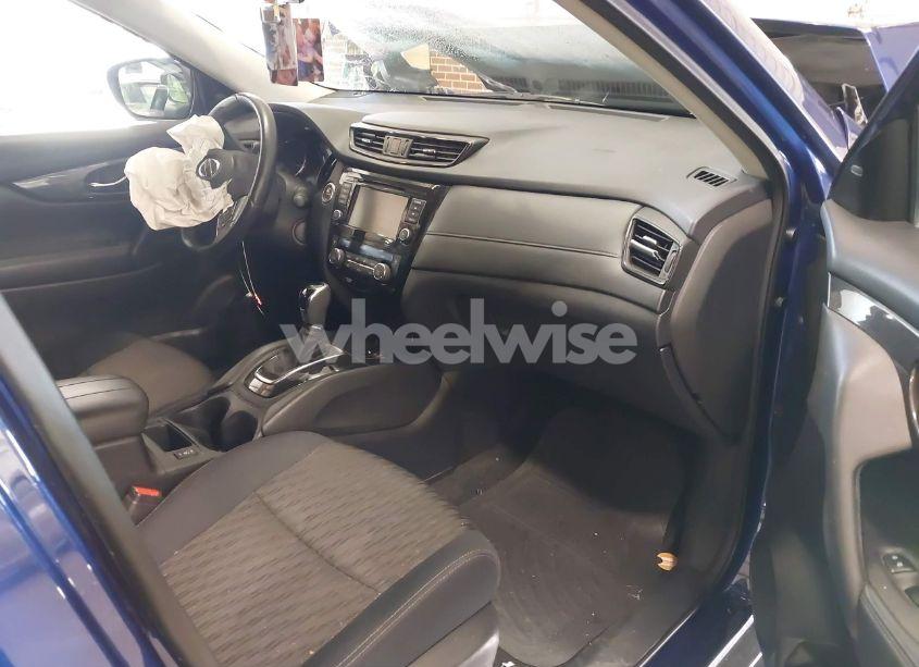 Photo 5 of 2018 Nissan Rogue SV (VIN 5N1AT2MV1JC845075)