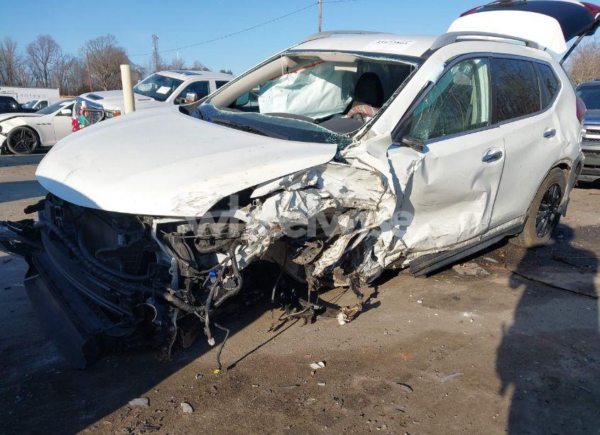 Photo 6 of 2019 Nissan Rogue SV (VIN 5N1AT2MV1KC705335)