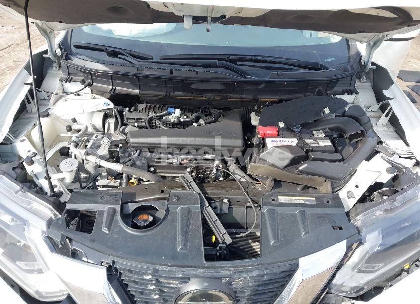 Photo 10 of 2019 Nissan Rogue SV (VIN 5N1AT2MV1KC737170)