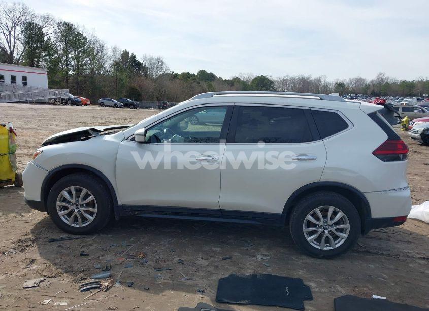 Photo 14 of 2019 Nissan Rogue SV (VIN 5N1AT2MV1KC737170)