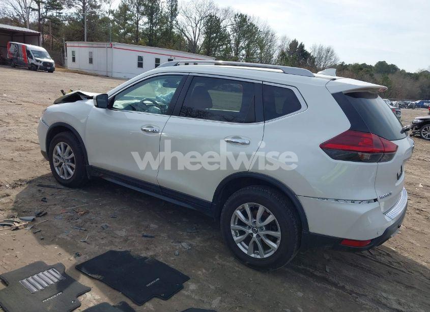 Photo 3 of 2019 Nissan Rogue SV (VIN 5N1AT2MV1KC737170)