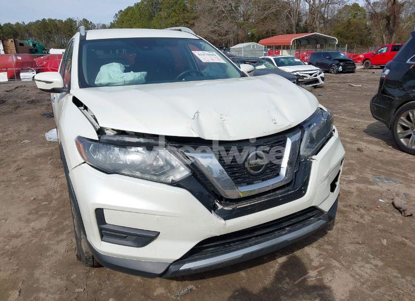 Photo 6 of 2019 Nissan Rogue SV (VIN 5N1AT2MV1KC737170)