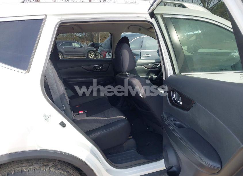 Photo 8 of 2019 Nissan Rogue SV (VIN 5N1AT2MV1KC737170)