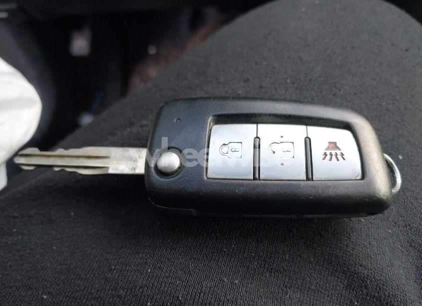 Photo 11 of 2019 Nissan Rogue S (VIN 5N1AT2MV1KC782240)