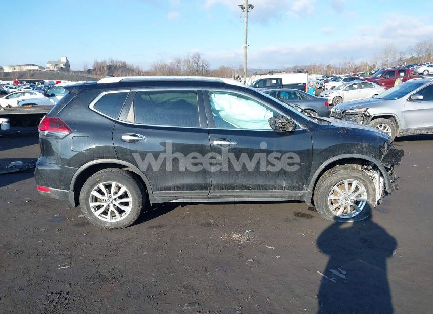 Photo 13 of 2019 Nissan Rogue S (VIN 5N1AT2MV1KC782240)
