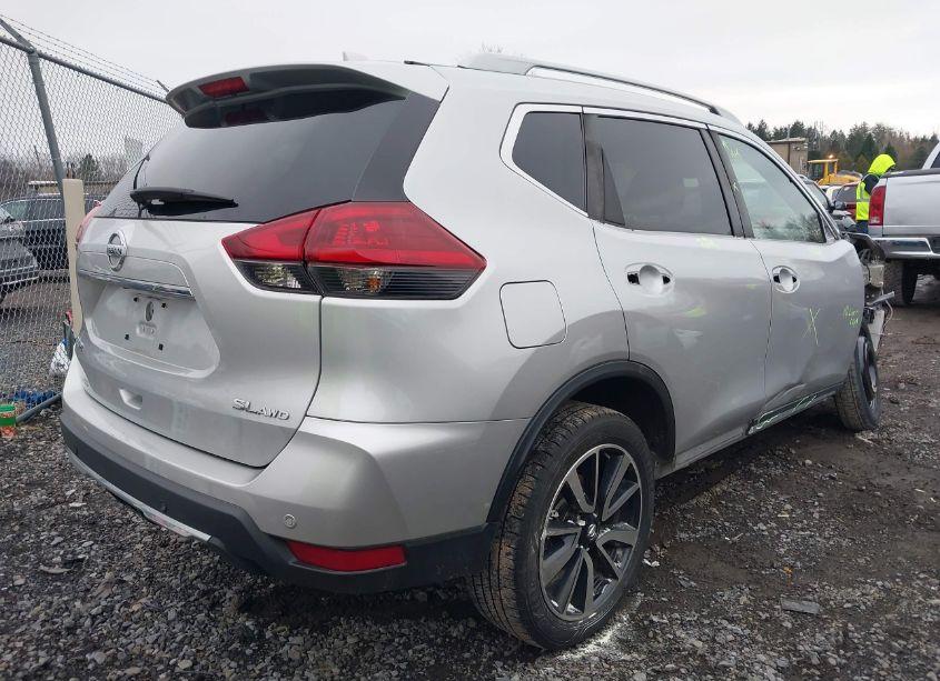 Photo 4 of 2019 Nissan Rogue SL (VIN 5N1AT2MV1KC788104)