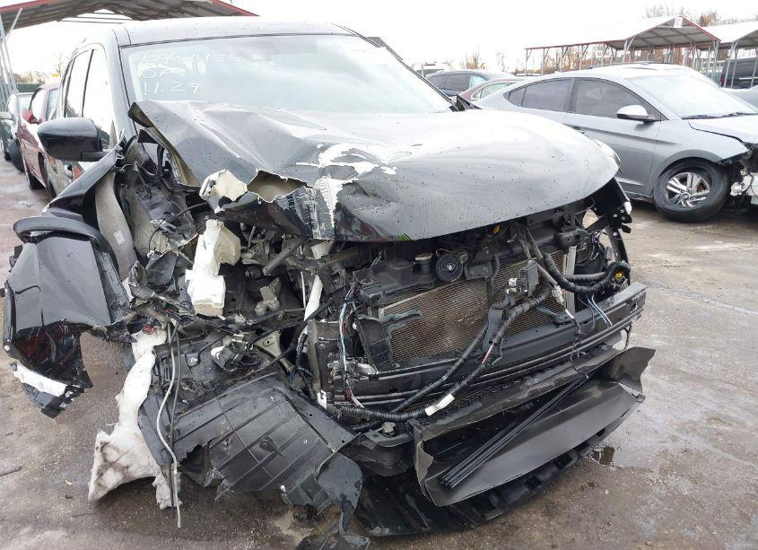 Photo 6 of 2019 Nissan Rogue S (VIN 5N1AT2MV1KC803698)