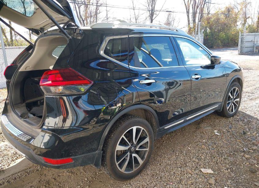 Photo 4 of 2019 Nissan Rogue SL (VIN 5N1AT2MV1KC823028)